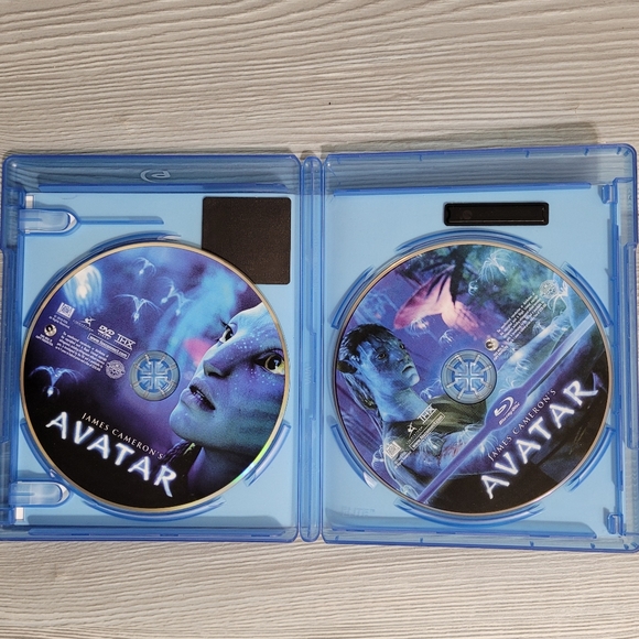 Avatar Blu-Ray - Widescreen and Full Screen 2 Disc Set - Only Watched Once ANWOT - Picture 13 of 16